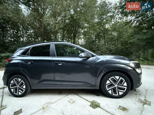Хендай Kona 2021 у Львові на Automoto.ua Сірий Хендай Kona, об'ємом двигуна 0 л та пробігом 63 тис. км за 20999 $, фото 1 на Automoto.ua