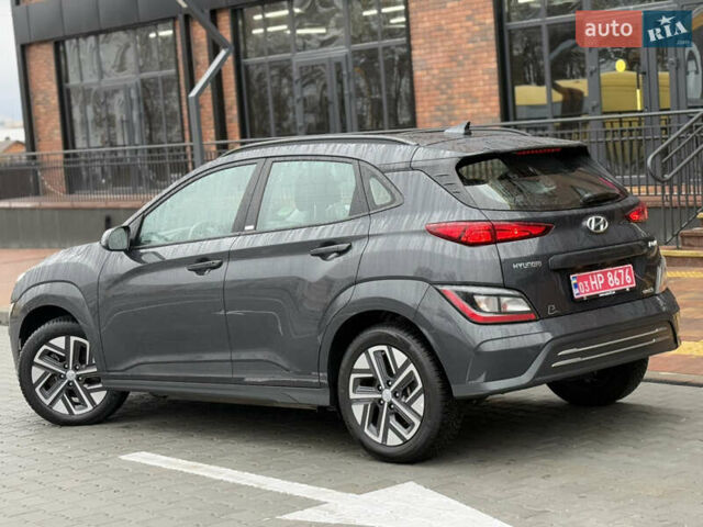 Серый Хендай Kona, объемом двигателя 0 л и пробегом 52 тыс. км за 17299 $, фото 10 на Automoto.ua