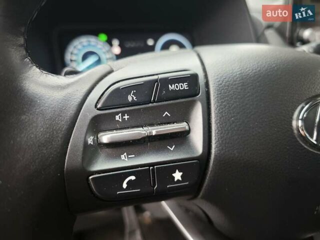 Серый Хендай Kona, объемом двигателя 0 л и пробегом 50 тыс. км за 17650 $, фото 44 на Automoto.ua