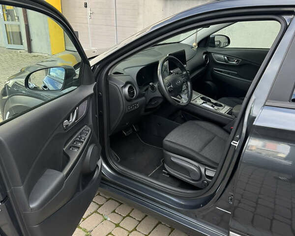 Сірий Хендай Kona, об'ємом двигуна 0 л та пробігом 19 тис. км за 17400 $, фото 12 на Automoto.ua