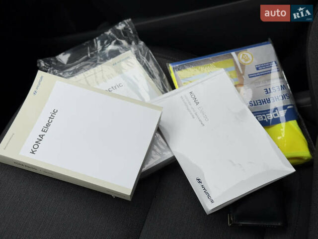 Серый Хендай Kona, объемом двигателя 0 л и пробегом 52 тыс. км за 17299 $, фото 71 на Automoto.ua