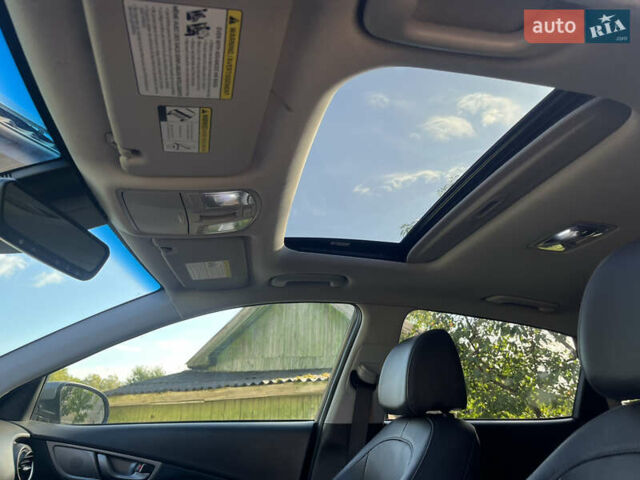 Серый Хендай Kona, объемом двигателя 0 л и пробегом 69 тыс. км за 17500 $, фото 9 на Automoto.ua