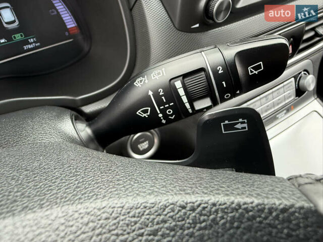 Серый Хендай Kona, объемом двигателя 0 л и пробегом 37 тыс. км за 15500 $, фото 26 на Automoto.ua