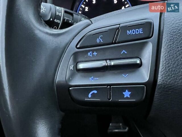 Сірий Хендай Kona, об'ємом двигуна 1.6 л та пробігом 53 тис. км за 18900 $, фото 41 на Automoto.ua