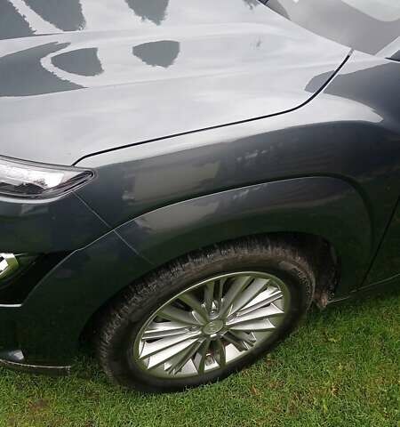 Серый Хендай Kona, объемом двигателя 0 л и пробегом 75 тыс. км за 17435 $, фото 13 на Automoto.ua