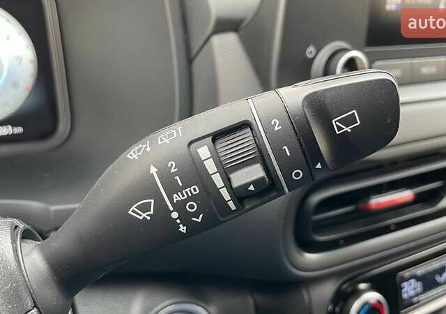 Сірий Хендай Kona, об'ємом двигуна 1.6 л та пробігом 16 тис. км за 22390 $, фото 13 на Automoto.ua