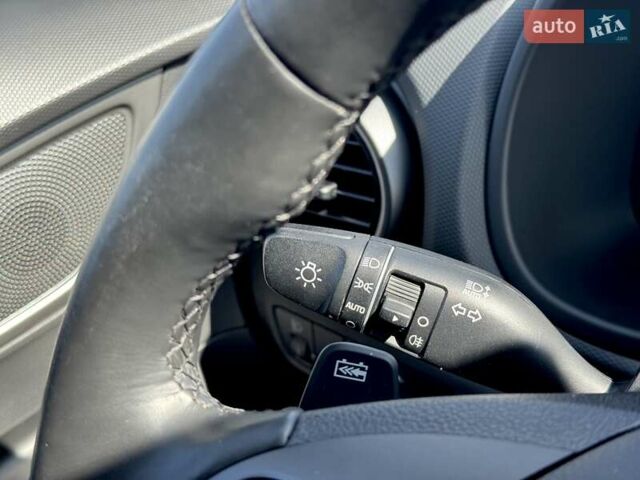 Серый Хендай Kona, объемом двигателя 0 л и пробегом 113 тыс. км за 17200 $, фото 17 на Automoto.ua