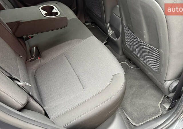 Серый Хендай Kona, объемом двигателя 0 л и пробегом 50 тыс. км за 18500 $, фото 52 на Automoto.ua