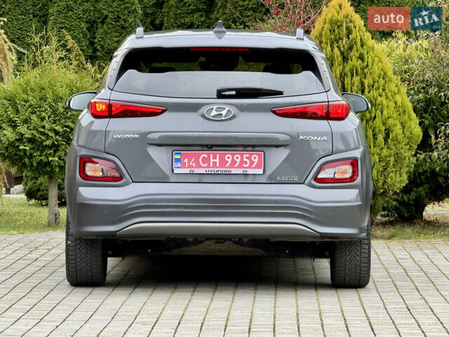Серый Хендай Kona, объемом двигателя 0 л и пробегом 82 тыс. км за 17888 $, фото 16 на Automoto.ua