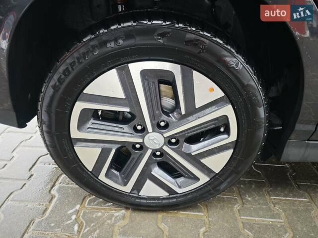 Серый Хендай Kona, объемом двигателя 0 л и пробегом 50 тыс. км за 17650 $, фото 37 на Automoto.ua