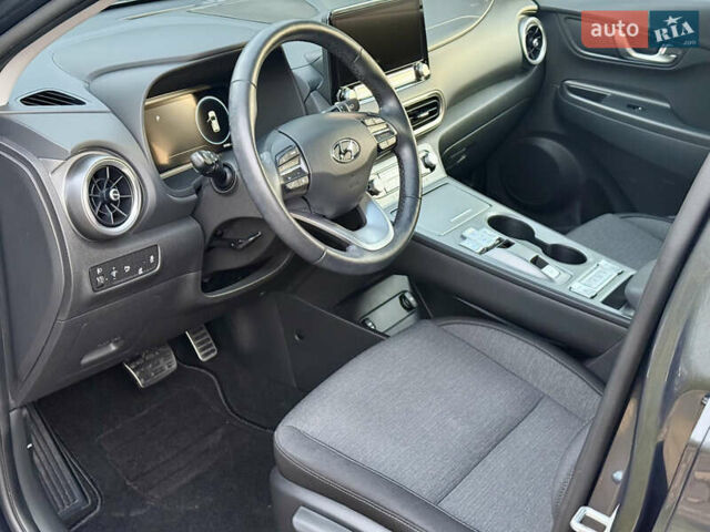 Сірий Хендай Kona, об'ємом двигуна 0 л та пробігом 19 тис. км за 18200 $, фото 19 на Automoto.ua