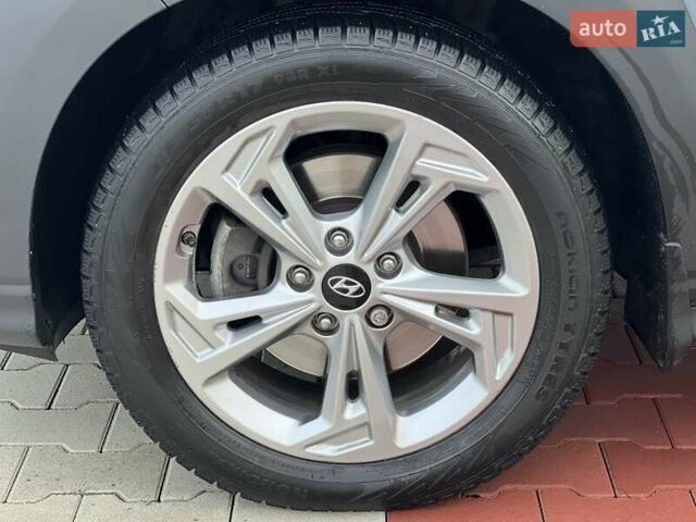 Сірий Хендай Kona, об'ємом двигуна 1.6 л та пробігом 53 тис. км за 18900 $, фото 33 на Automoto.ua