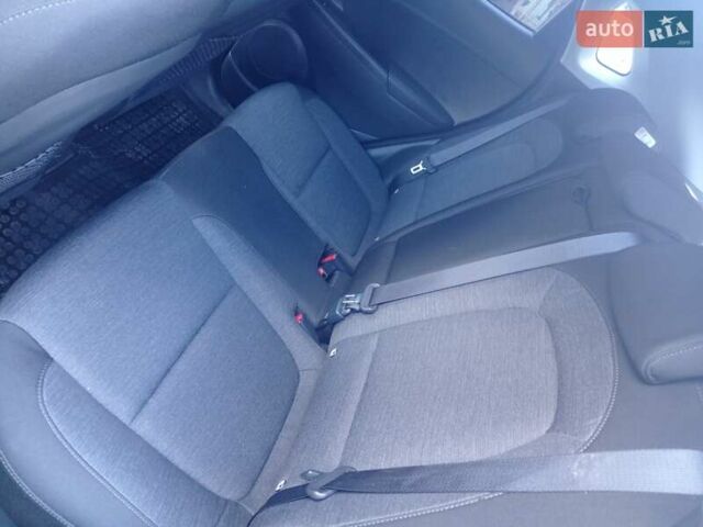 Серый Хендай Kona, объемом двигателя 0 л и пробегом 75 тыс. км за 17435 $, фото 19 на Automoto.ua