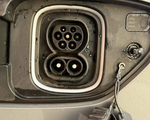 Серый Хендай Kona, объемом двигателя 0 л и пробегом 42 тыс. км за 17900 $, фото 36 на Automoto.ua