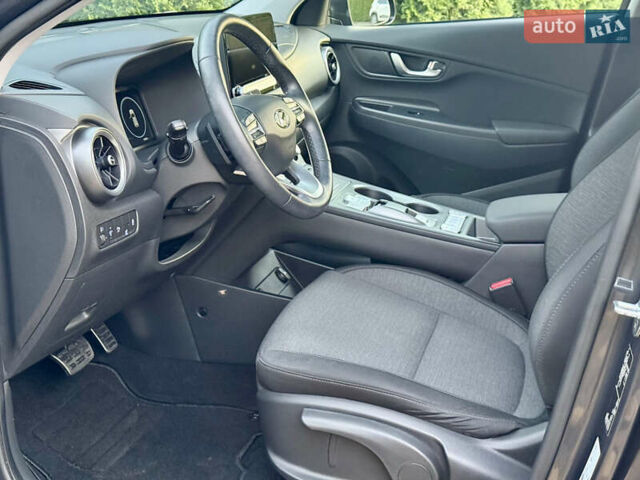 Сірий Хендай Kona, об'ємом двигуна 0 л та пробігом 19 тис. км за 18200 $, фото 18 на Automoto.ua