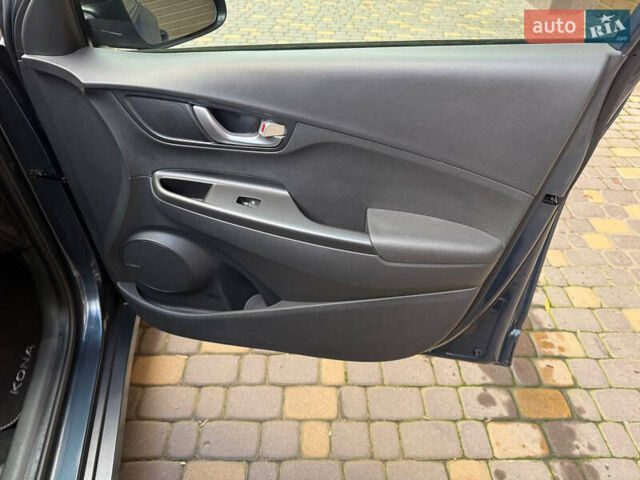 Сірий Хендай Kona, об'ємом двигуна 0 л та пробігом 72 тис. км за 17700 $, фото 25 на Automoto.ua