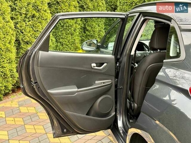 Сірий Хендай Kona, об'ємом двигуна 0 л та пробігом 44 тис. км за 16999 $, фото 20 на Automoto.ua