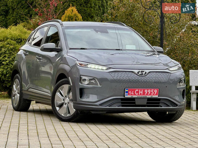 Серый Хендай Kona, объемом двигателя 0 л и пробегом 82 тыс. км за 17888 $, фото 8 на Automoto.ua