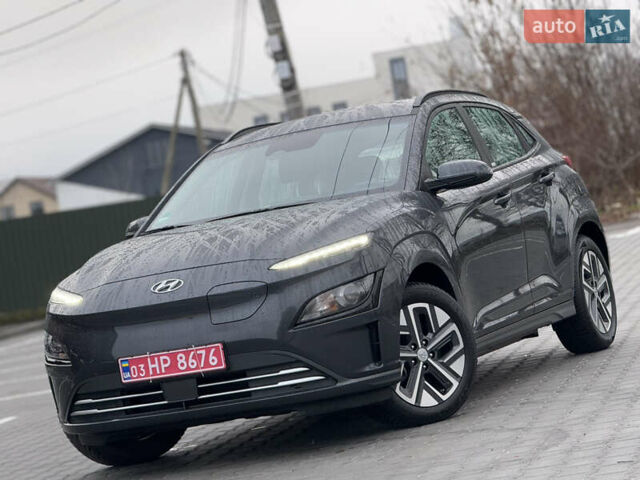 Серый Хендай Kona, объемом двигателя 0 л и пробегом 52 тыс. км за 17299 $, фото 72 на Automoto.ua