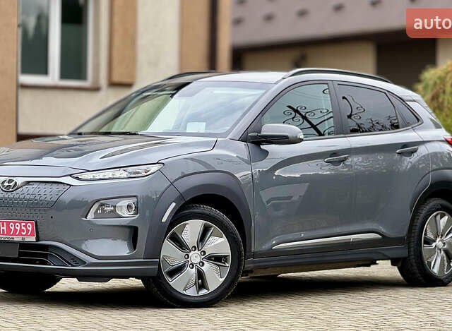 Серый Хендай Kona, объемом двигателя 0 л и пробегом 82 тыс. км за 17888 $, фото 4 на Automoto.ua