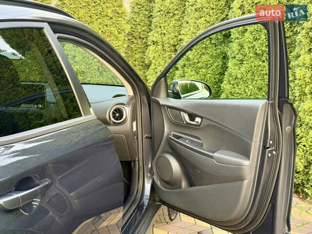 Сірий Хендай Kona, об'ємом двигуна 0 л та пробігом 19 тис. км за 18200 $, фото 37 на Automoto.ua