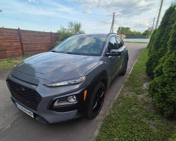 Серый Хендай Kona, объемом двигателя 1.6 л и пробегом 50 тыс. км за 16900 $, фото 3 на Automoto.ua