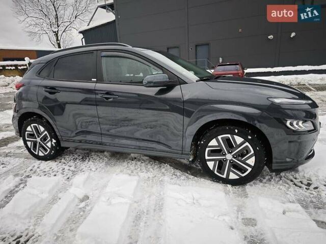 Серый Хендай Kona, объемом двигателя 0 л и пробегом 50 тыс. км за 17650 $, фото 19 на Automoto.ua