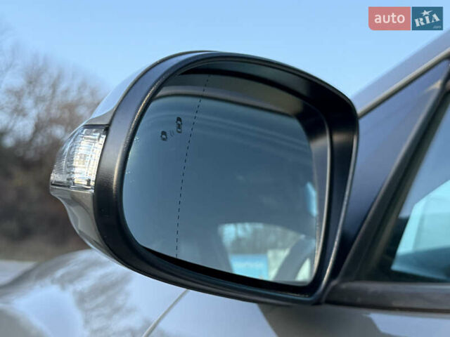 Сірий Хендай Kona, об'ємом двигуна 0 л та пробігом 63 тис. км за 18900 $, фото 29 на Automoto.ua