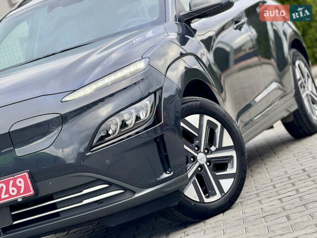 Серый Хендай Kona, объемом двигателя 0 л и пробегом 56 тыс. км за 17299 $, фото 12 на Automoto.ua