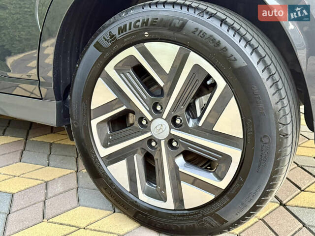 Сірий Хендай Kona, об'ємом двигуна 0 л та пробігом 19 тис. км за 18200 $, фото 13 на Automoto.ua