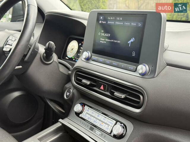 Серый Хендай Kona, объемом двигателя 0 л и пробегом 56 тыс. км за 17299 $, фото 44 на Automoto.ua