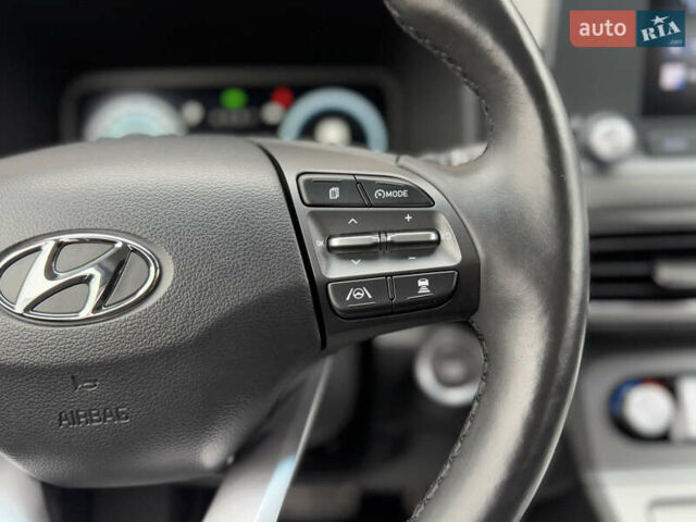 Серый Хендай Kona, объемом двигателя 0 л и пробегом 52 тыс. км за 17299 $, фото 55 на Automoto.ua