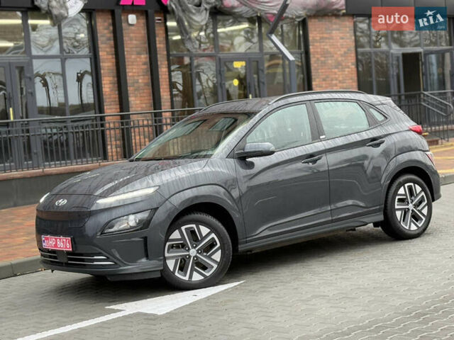 Серый Хендай Kona, объемом двигателя 0 л и пробегом 52 тыс. км за 17299 $, фото 2 на Automoto.ua