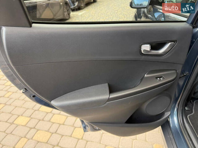Сірий Хендай Kona, об'ємом двигуна 0 л та пробігом 72 тис. км за 17700 $, фото 28 на Automoto.ua