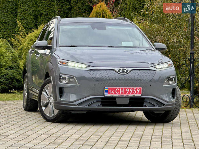 Серый Хендай Kona, объемом двигателя 0 л и пробегом 82 тыс. км за 17888 $, фото 7 на Automoto.ua