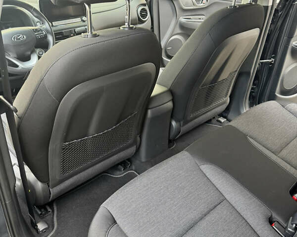 Сірий Хендай Kona, об'ємом двигуна 0 л та пробігом 19 тис. км за 17400 $, фото 19 на Automoto.ua