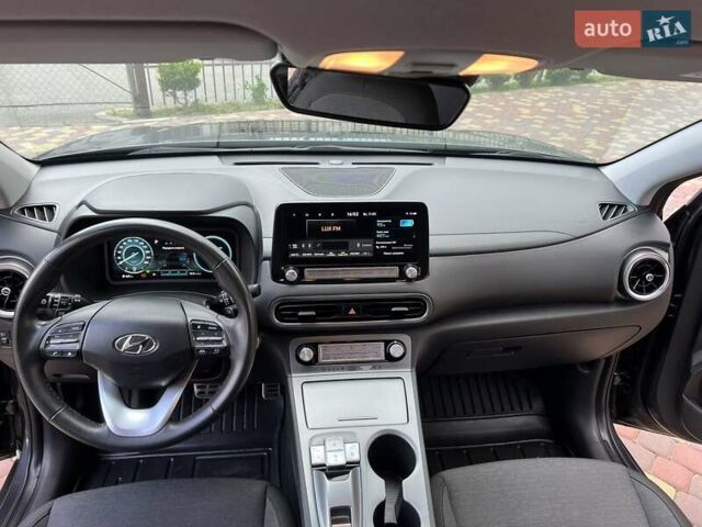 Серый Хендай Kona, объемом двигателя 0 л и пробегом 114 тыс. км за 19950 $, фото 23 на Automoto.ua