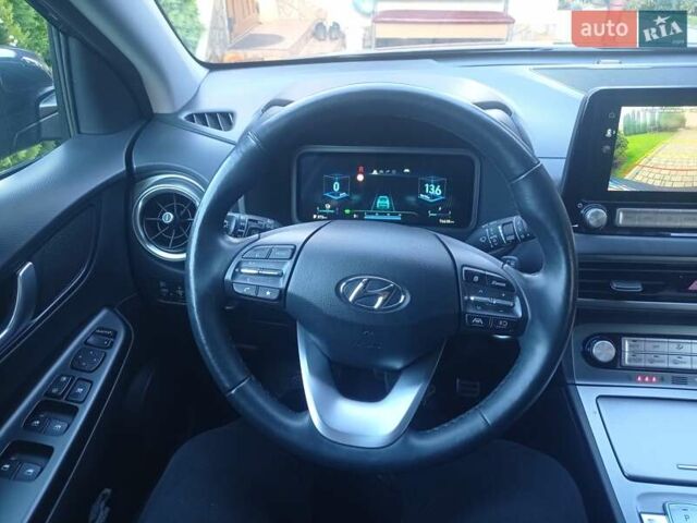 Серый Хендай Kona, объемом двигателя 0 л и пробегом 75 тыс. км за 17435 $, фото 26 на Automoto.ua