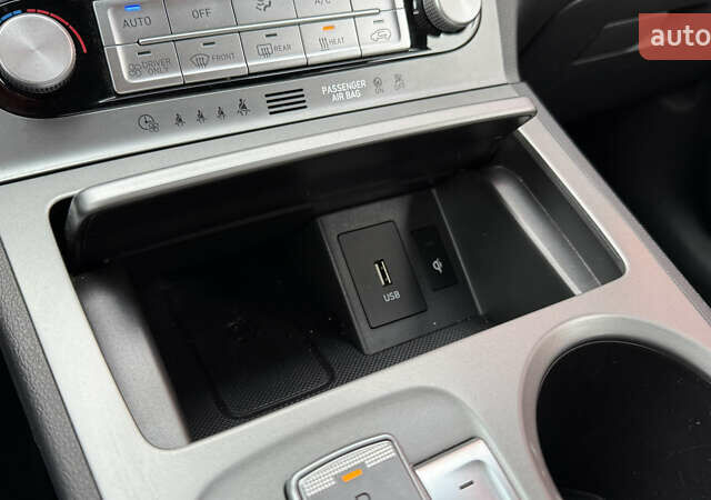 Серый Хендай Kona, объемом двигателя 0 л и пробегом 50 тыс. км за 18500 $, фото 39 на Automoto.ua