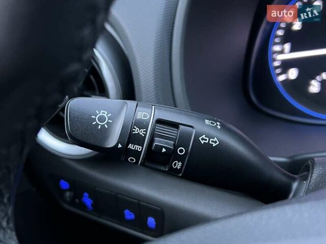Сірий Хендай Kona, об'ємом двигуна 1.6 л та пробігом 53 тис. км за 18900 $, фото 43 на Automoto.ua