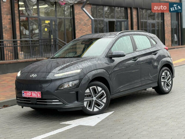 Серый Хендай Kona, объемом двигателя 0 л и пробегом 52 тыс. км за 17299 $, фото 1 на Automoto.ua