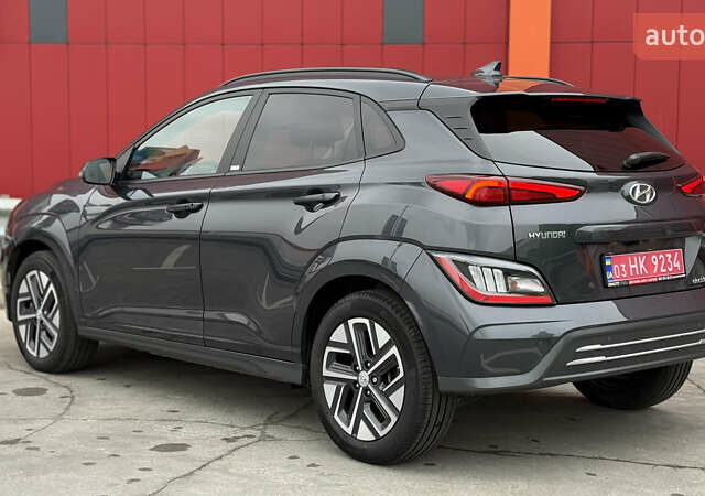 Серый Хендай Kona, объемом двигателя 0 л и пробегом 50 тыс. км за 18500 $, фото 15 на Automoto.ua