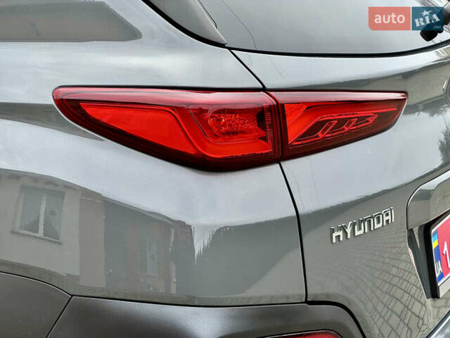Серый Хендай Kona, объемом двигателя 0 л и пробегом 82 тыс. км за 17888 $, фото 20 на Automoto.ua