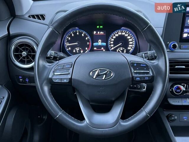 Сірий Хендай Kona, об'ємом двигуна 1.6 л та пробігом 53 тис. км за 18900 $, фото 40 на Automoto.ua