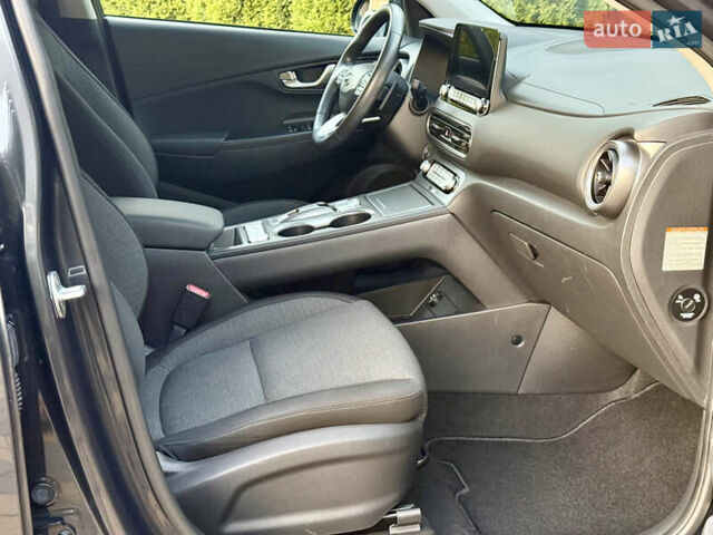 Сірий Хендай Kona, об'ємом двигуна 0 л та пробігом 19 тис. км за 18200 $, фото 38 на Automoto.ua