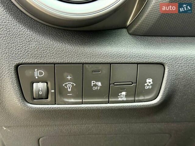 Сірий Хендай Kona, об'ємом двигуна 0 л та пробігом 44 тис. км за 16999 $, фото 17 на Automoto.ua