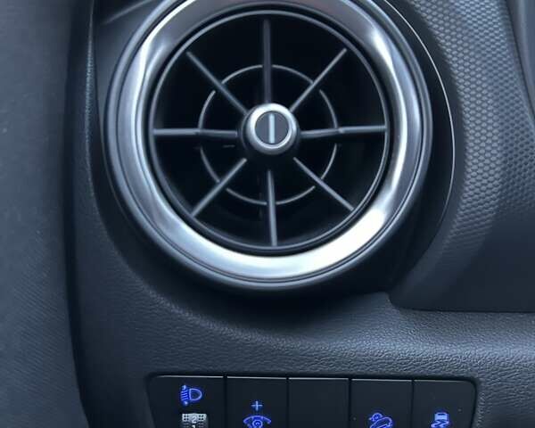 Сірий Хендай Kona, об'ємом двигуна 1.6 л та пробігом 53 тис. км за 18900 $, фото 53 на Automoto.ua