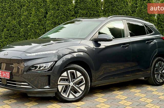Серый Хендай Kona, объемом двигателя 0 л и пробегом 56 тыс. км за 16700 $, фото 7 на Automoto.ua