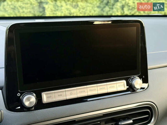 Сірий Хендай Kona, об'ємом двигуна 0 л та пробігом 19 тис. км за 18200 $, фото 27 на Automoto.ua