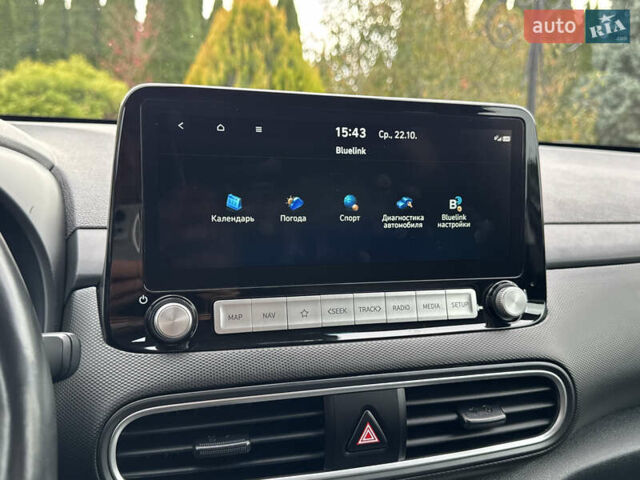 Серый Хендай Kona, объемом двигателя 0 л и пробегом 82 тыс. км за 17888 $, фото 102 на Automoto.ua